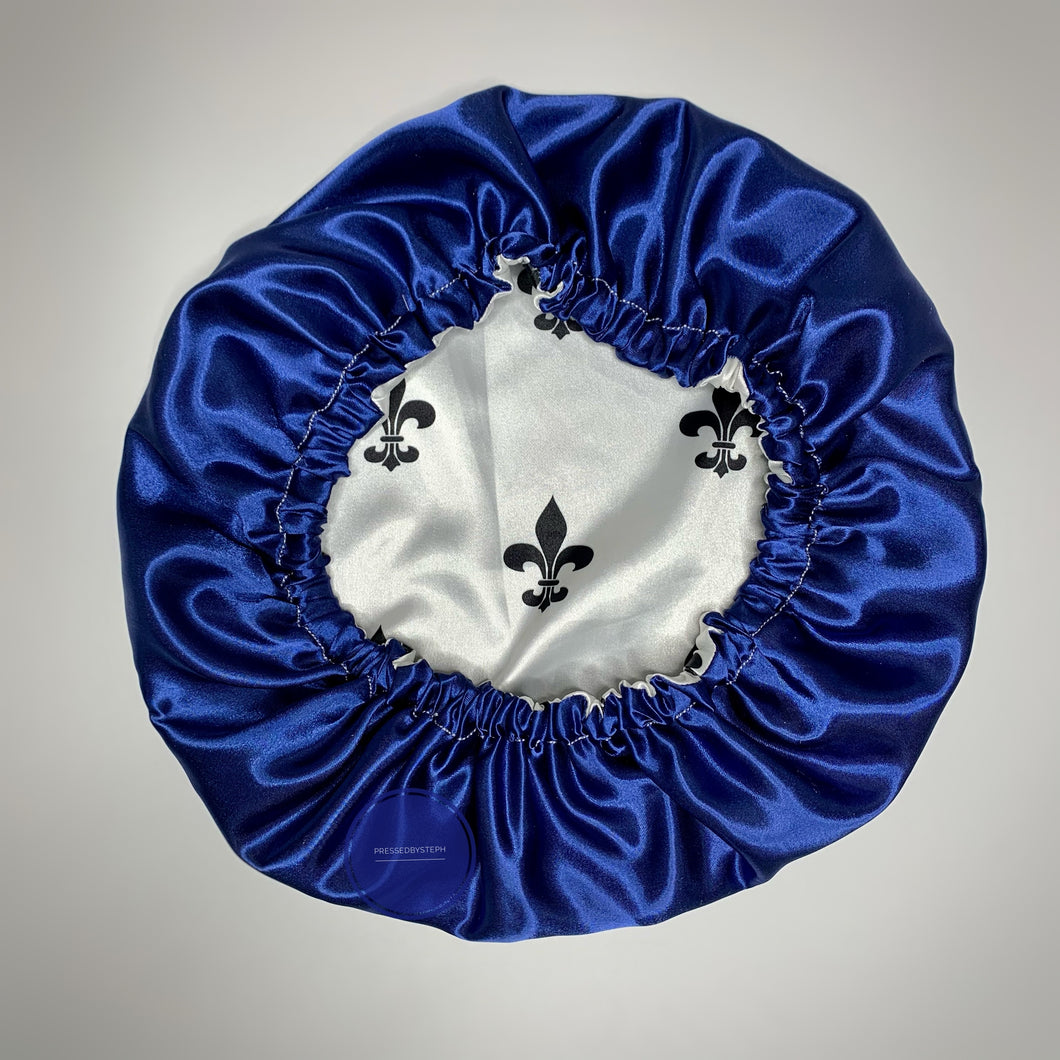 Fleur de Lis Bonnet